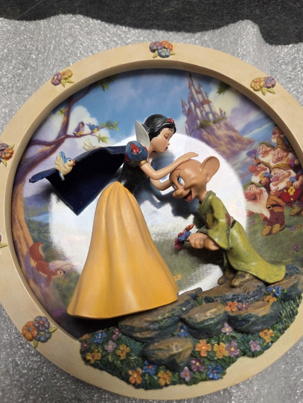 Bradford Exchange - Snow White & the Seven Dwarfs -The Fairest of Them All Plate